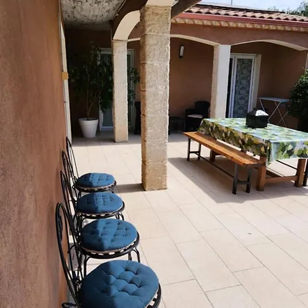 Familliale Au Calme Sans Vis A Vis, Bbq, Piscine Privee, Proche De La Saint-Thibery